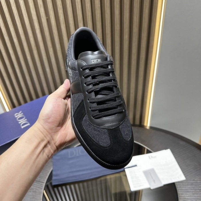 D1OR B01 Sneakers