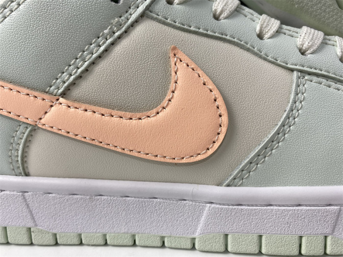 nike dunk low barely green (w) dd1503-104
