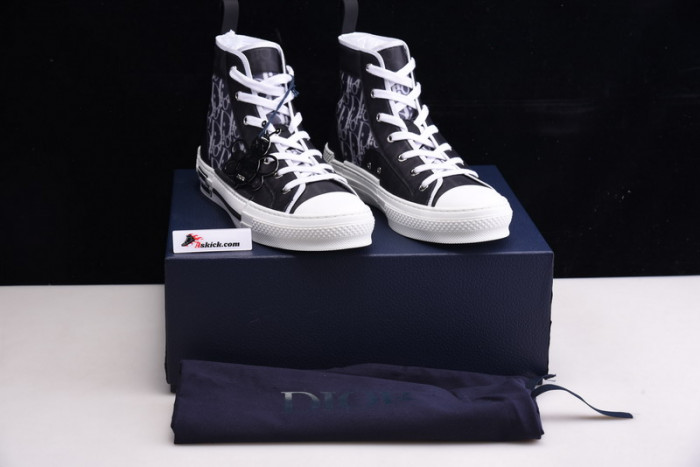 b23 oblique sneaker