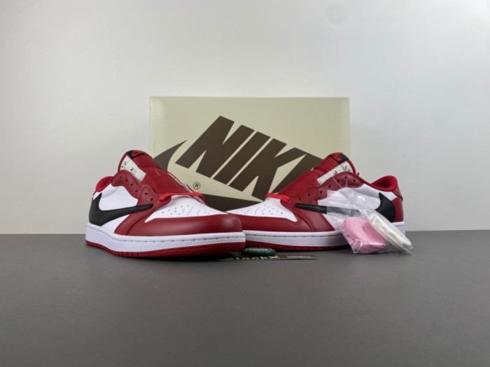 Travis Scott x Air Jordan 1 Low OG "Chicago"