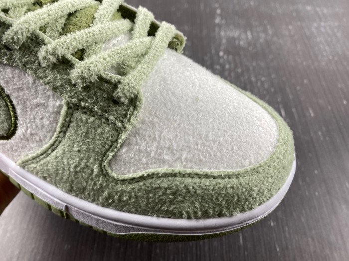 nike dunk low se fleece pack honeydew dq7579-300