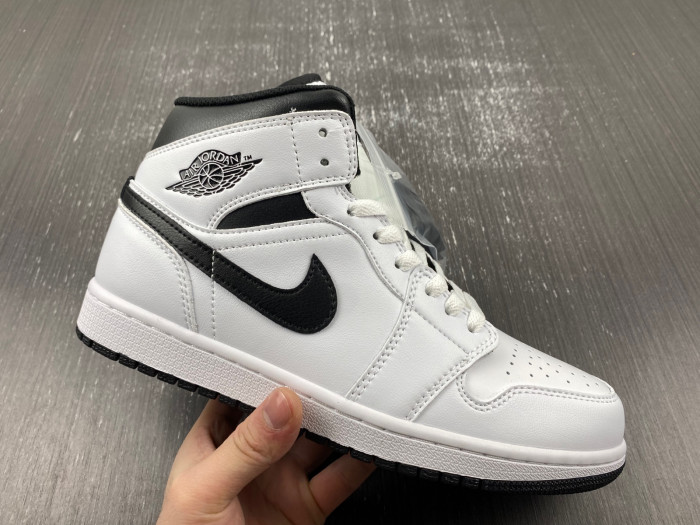 air jordan 1 mid reverse panda dq8426-132