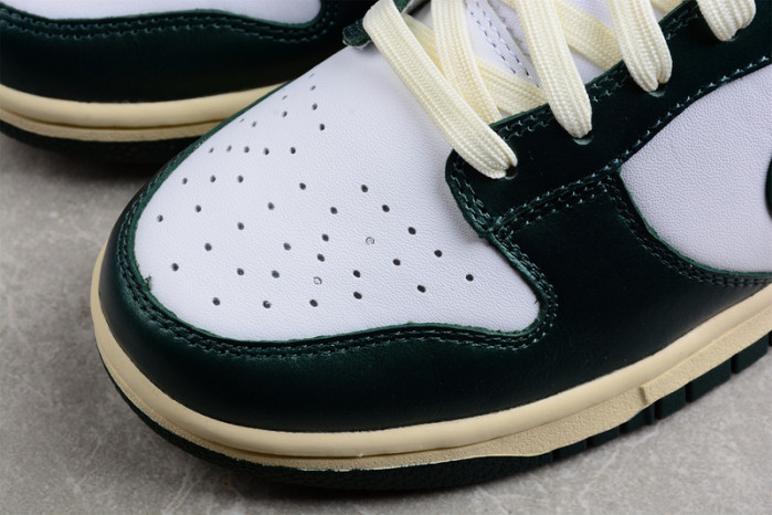 nike dunk low vintage green (w) dq8580-100