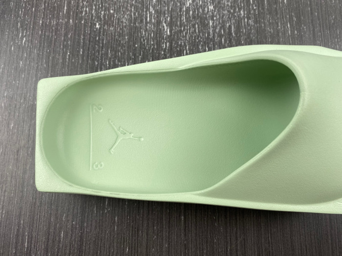jordan hex mule wmns “pistachio frost” dq8992-300