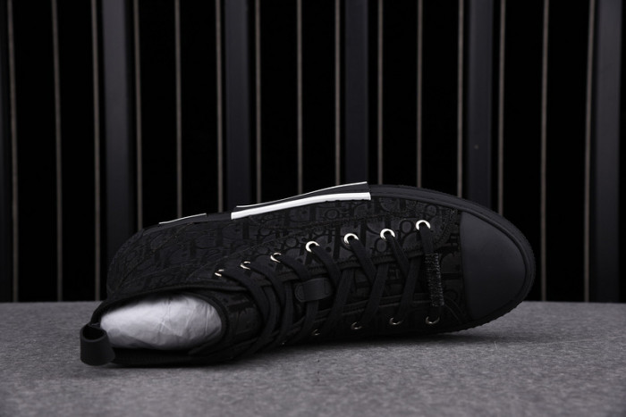b23 oblique sneaker