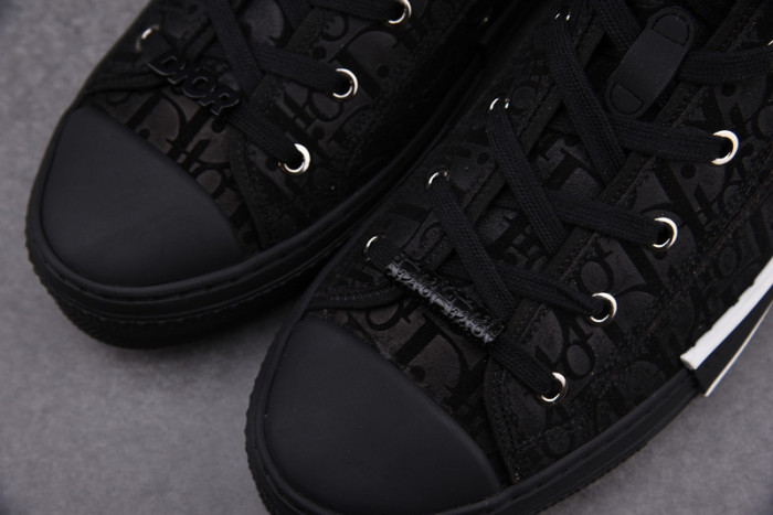 b23 oblique sneaker