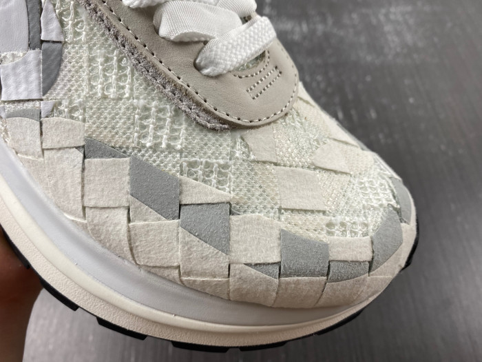 nike sacai x waffle woven green gusto dr5209-300