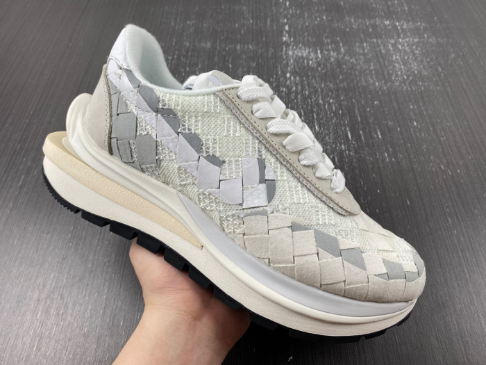 nike sacai x waffle woven green gusto dr5209-300