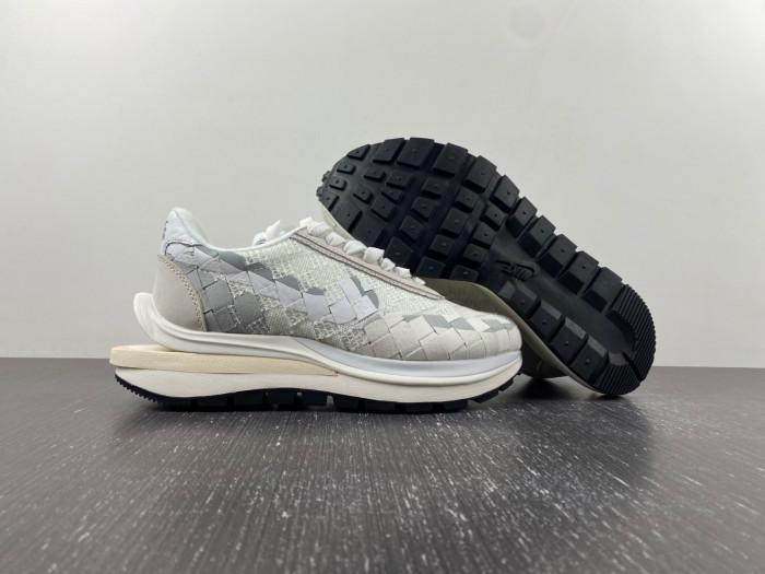 nike sacai x waffle woven green gusto dr5209-300