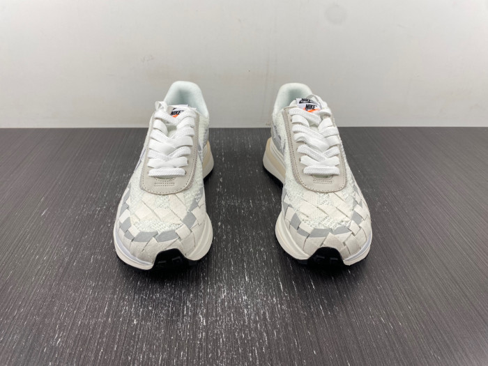 nike sacai x waffle woven green gusto dr5209-300