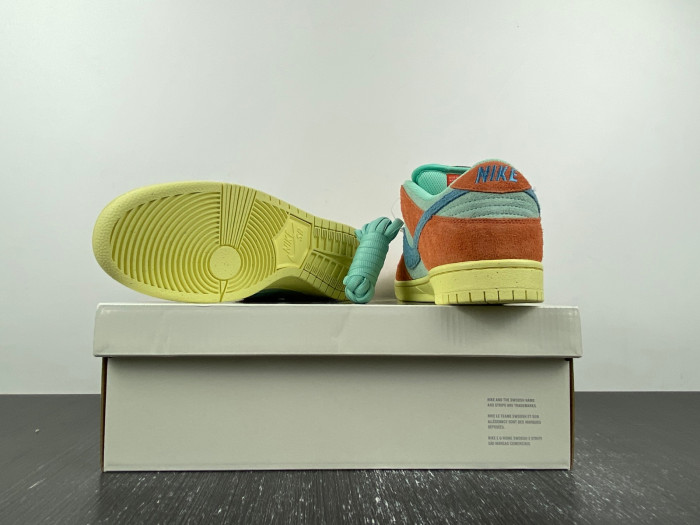 nike sb dunk low “noise aqua”dv5429-800