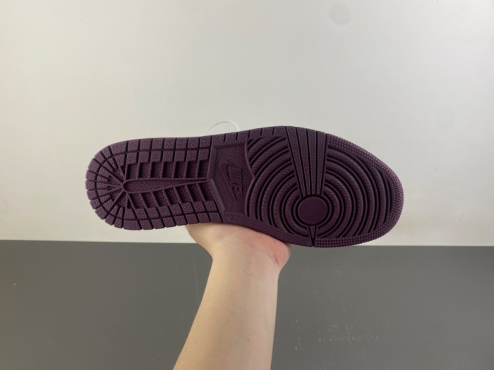 Travis Scott x Air Jordan 1 Low purple