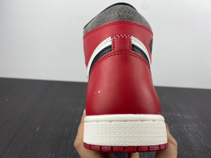 Air Jordan 1 High OG Chicago Lost and Found DZ5485-612