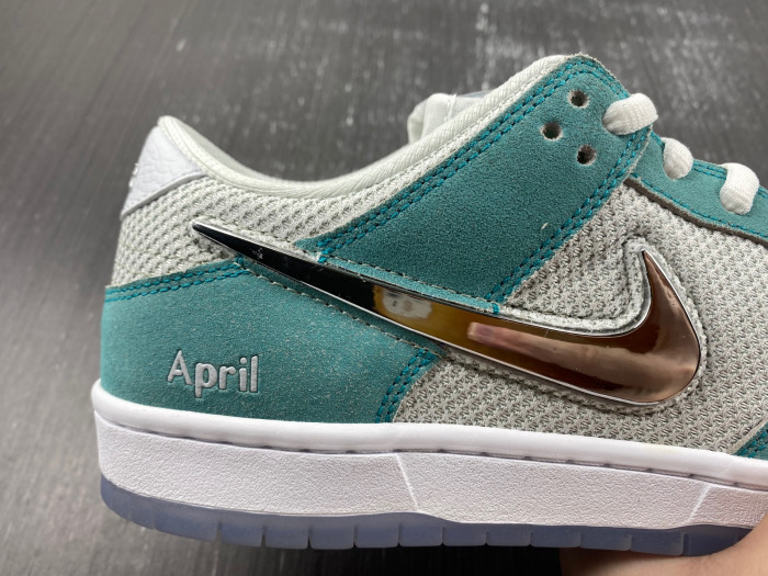 nike sb dunk low april skateboards fd2562-400