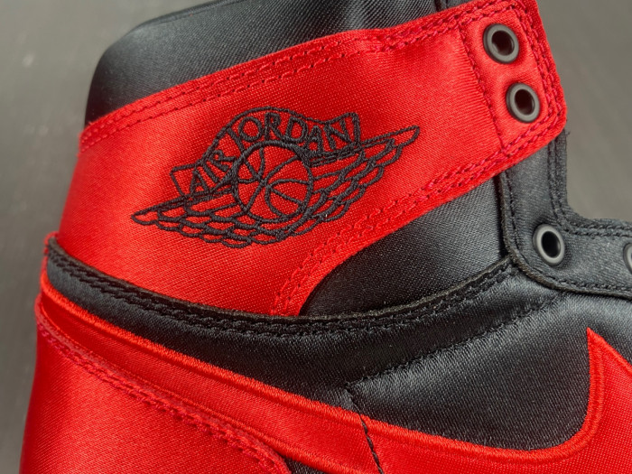 air jordan 1 retro high og satin bred fd4810-061