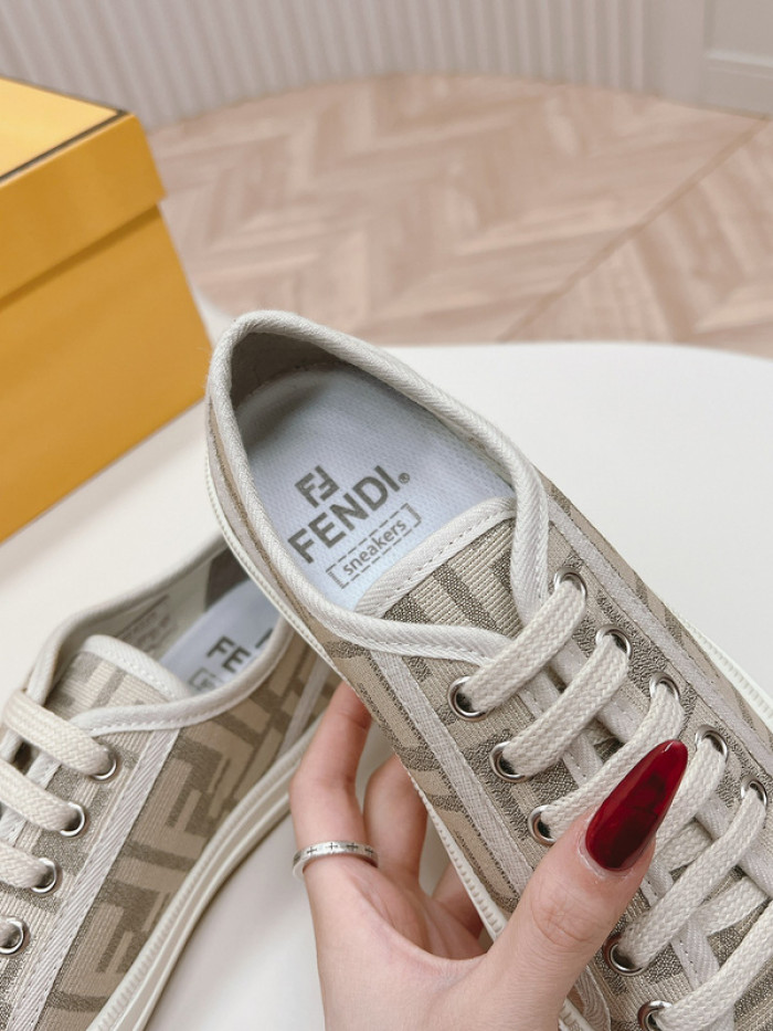 F**di shoes
