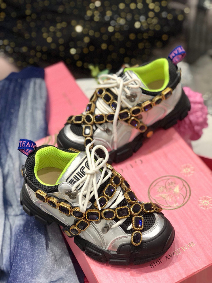 gu flashtrek sneaker