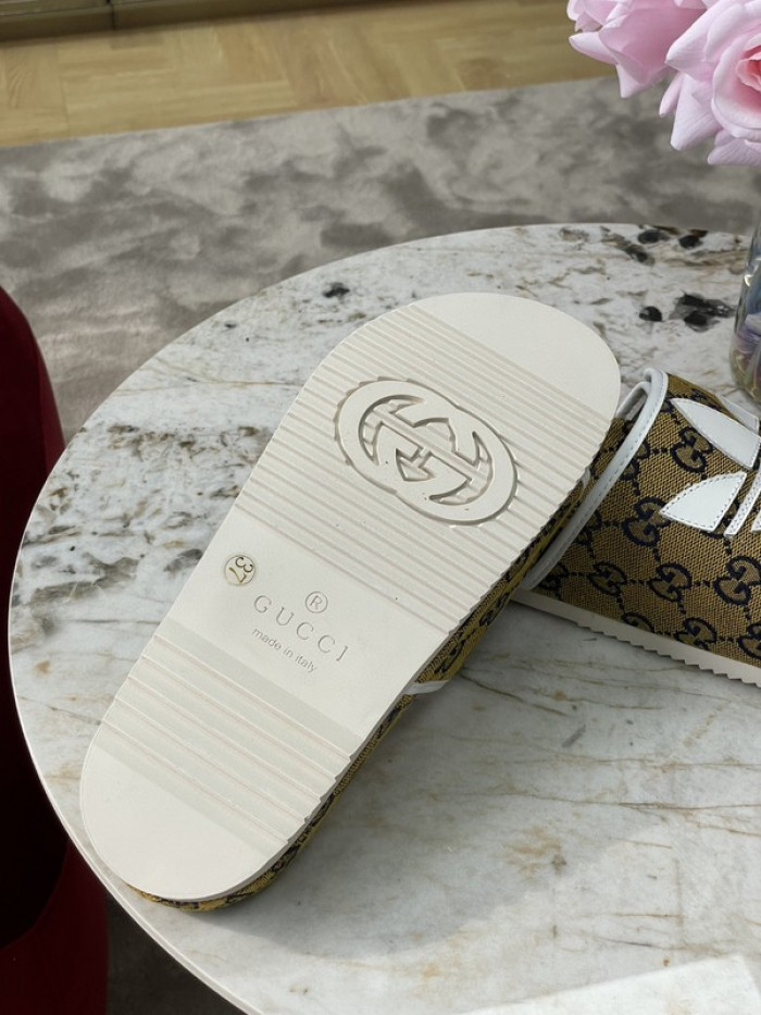 gu x a*d*das sandal