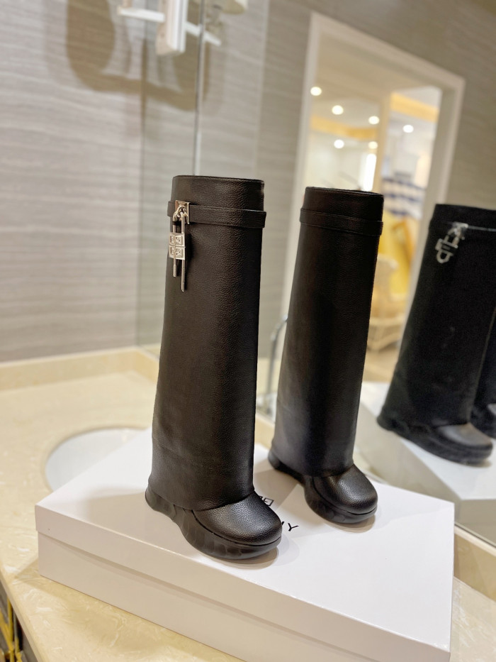 Give*chy Boots