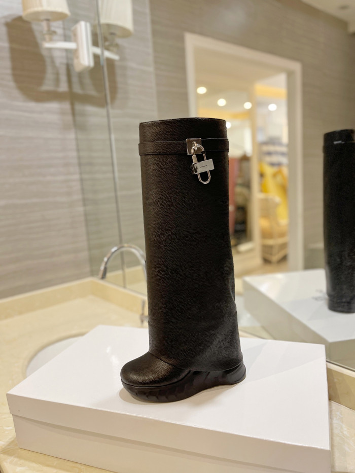 Give*chy Boots