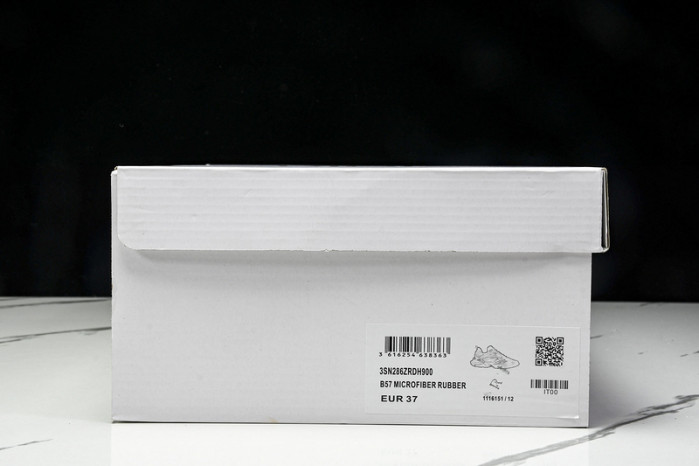 D1OR B44 Sneakers