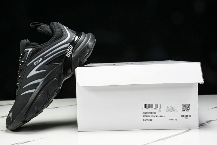 D1OR B44 Sneakers