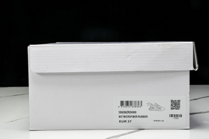 D1OR B44 Sneakers