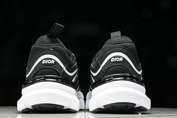 D1OR B44 Sneakers