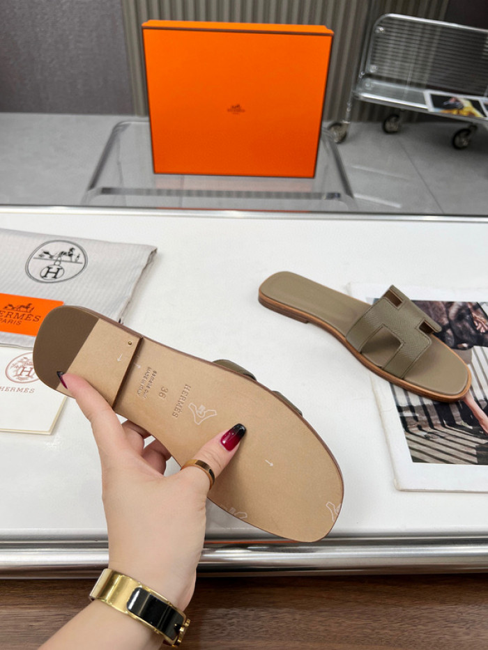 H**mes sandal