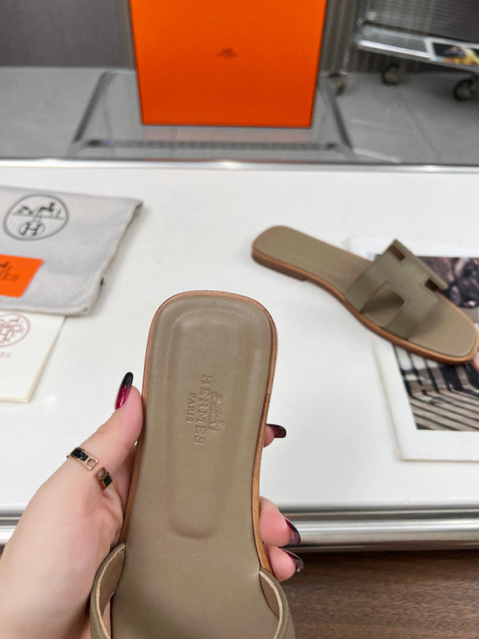 H**mes sandal