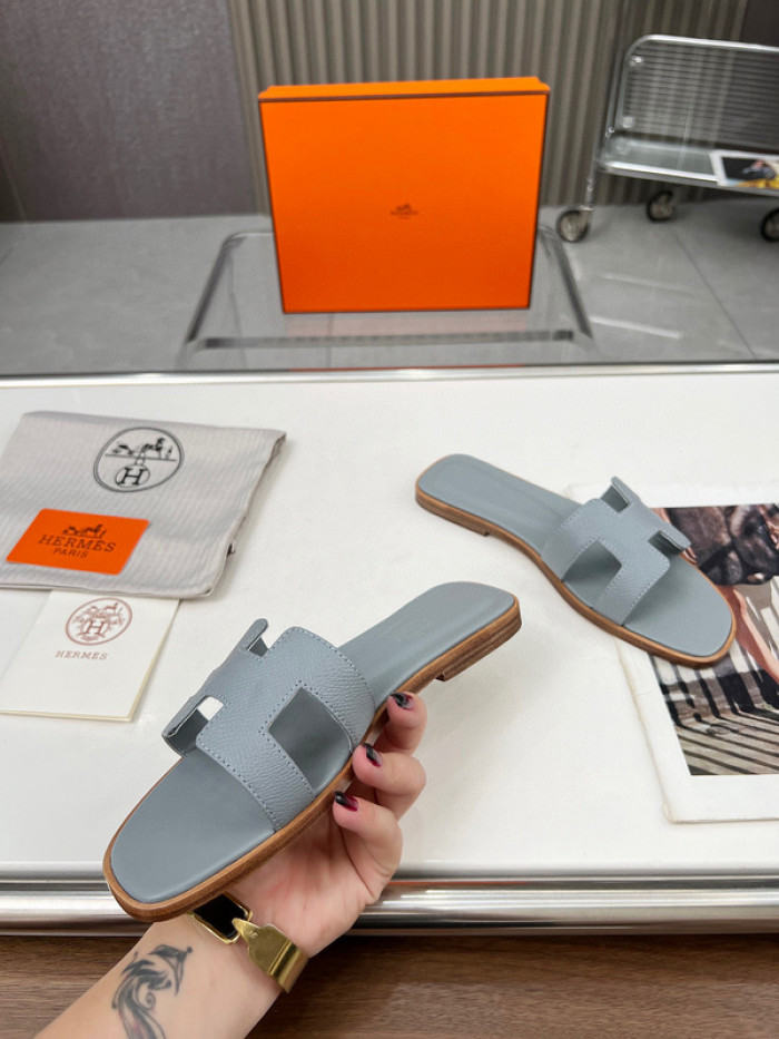 H**mes sandal