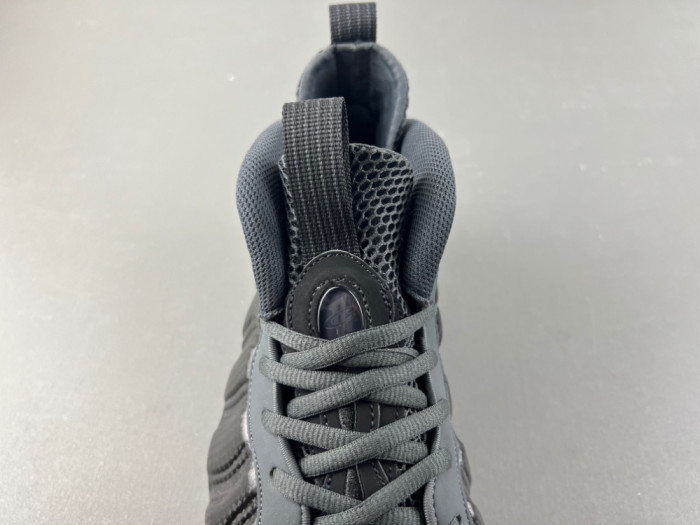 Nike Air Foamposite One “Carbon Fiber” HF2902-002