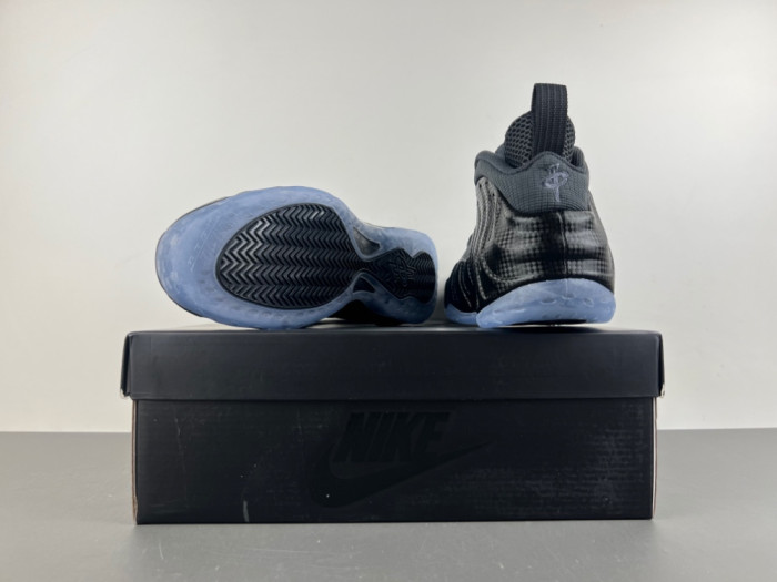 Nike Air Foamposite One “Carbon Fiber” HF2902-002