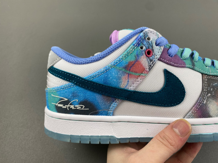 nike sb dunk low futura laboratories bleached aqua hf6061-400