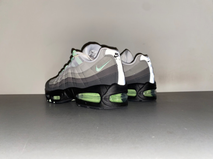 Nike Wmns Air Max 95 