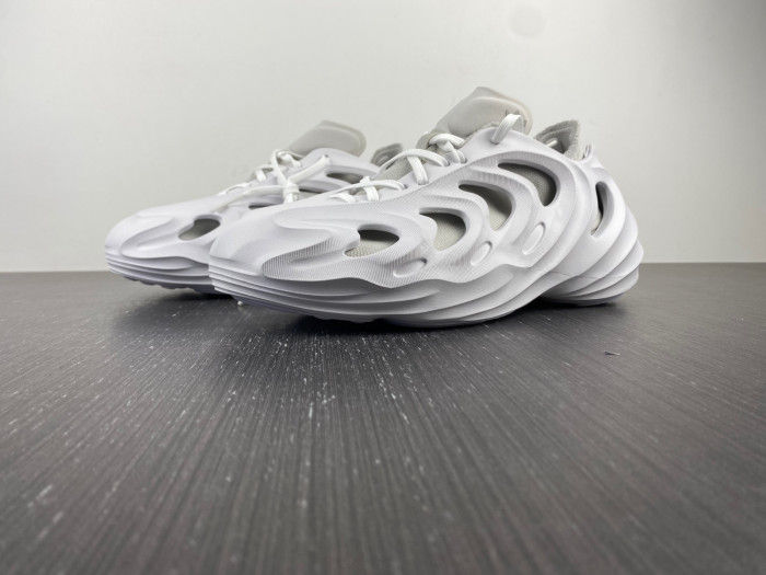 a*d*das adifom q white grey hp6584