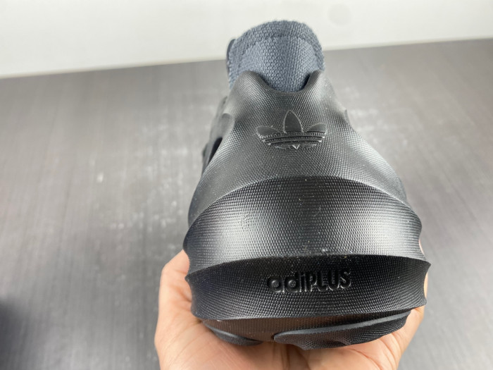 a*d*das adifom q black carbon hp6586
