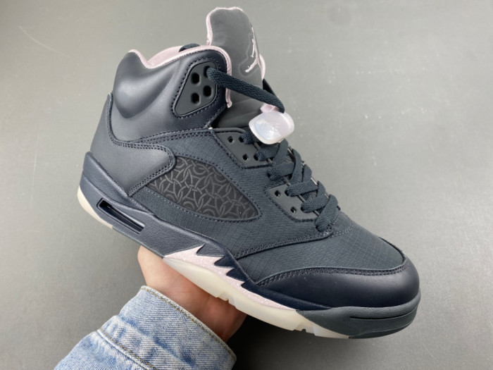 PSG x Air Jordan 5 “Off Noir” HQ3004-001