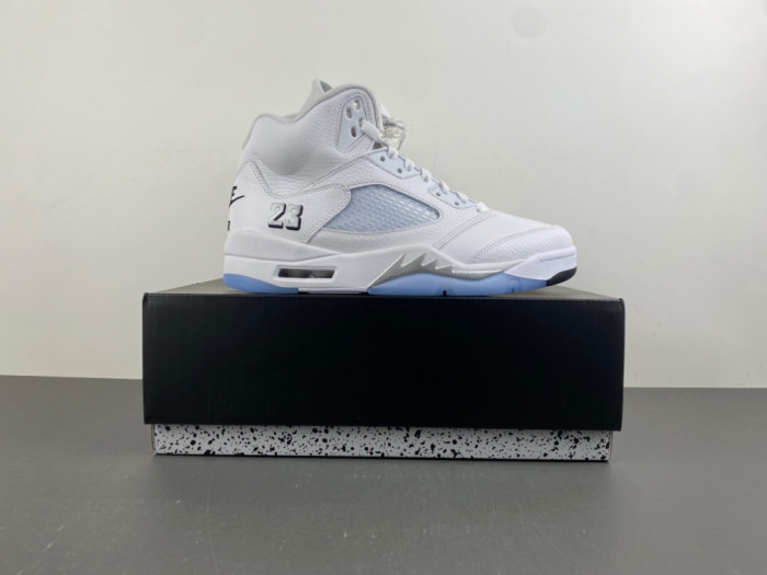 Air Jordan 5 OG “White Metallic” HQ7978-103