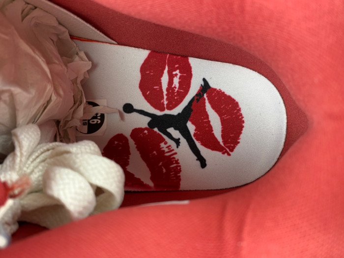 Air Jordan 4 Retro Valentine