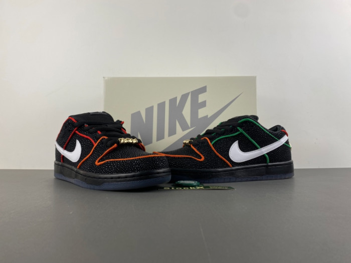 Bronx Girls Skate x Nike SB Dunk Low HV1664-001
