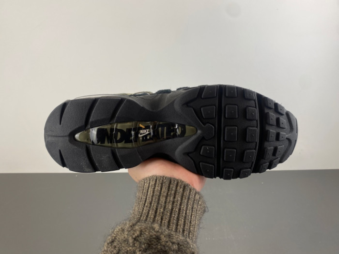 Nike Air Max 95 SP Undefeated Geo La Brea Medium Olive IB4523-200