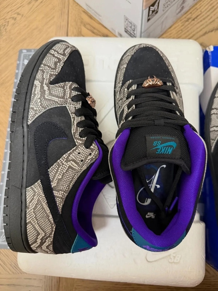 Dashawn Jordan x Nike SB Dunk Low IB6208-200