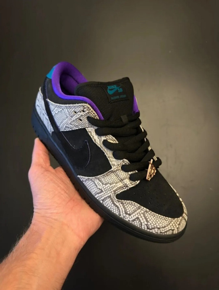 Dashawn Jordan x Nike SB Dunk Low IB6208-200