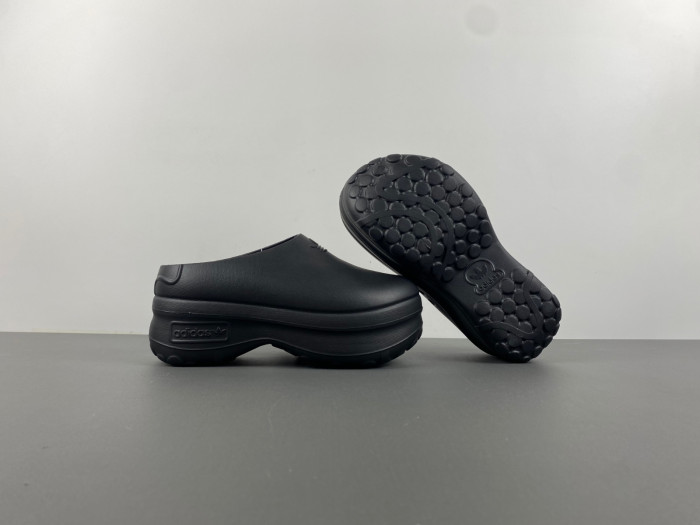adifom stan mule ie4626