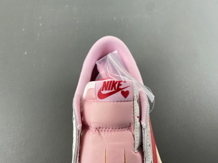 Air Jordan 1 Retro Low OG SP Travis Scott Sail Tropical Pink IQ7604-101
