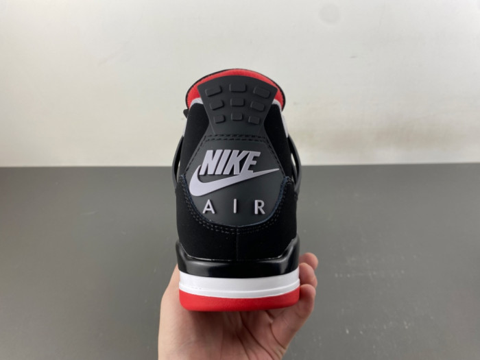 Air Jordan 4 “Bred”（2026）IX8180-001