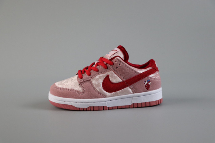 kids dunk shoes
