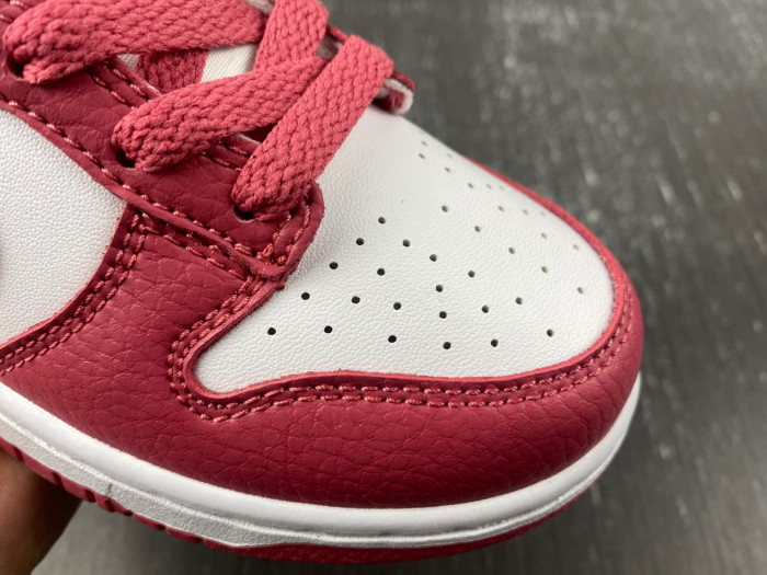 kids dunk shoes