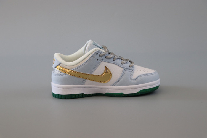 kids dunk shoes